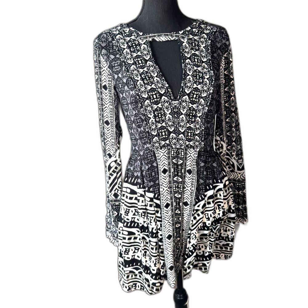 Size 8 Free People aztec print keyhole long sleeve mini dress (10429)